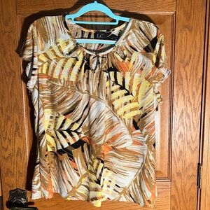 Lightweight waffle weave knit 
3 hole & bead necklines